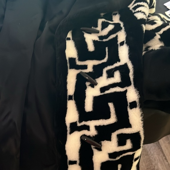 Heavy Faux Fur Coat XL - Picture 4 of 6